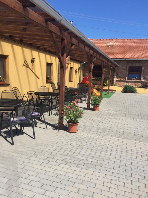 Sedlecky Dvur Hotel Exterior photo